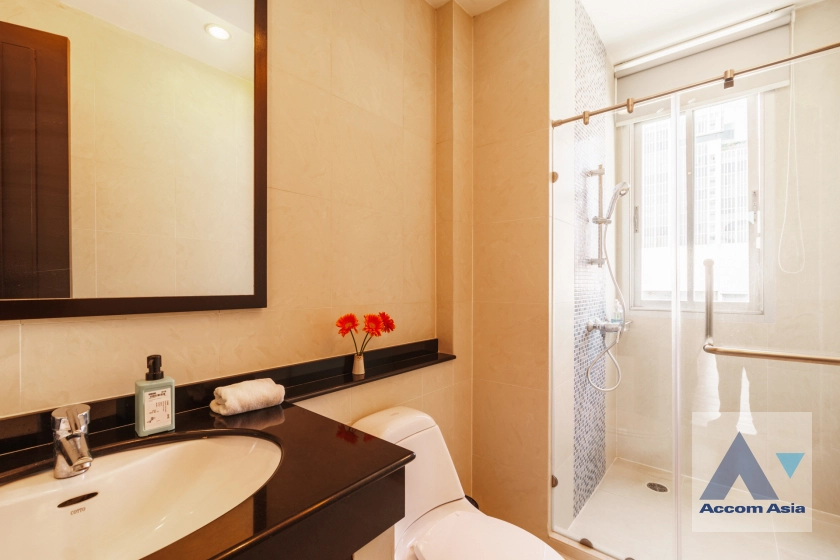 25  4 br Apartment For Rent in Silom ,Bangkok BTS Surasak at High-end Low Rise  1420656