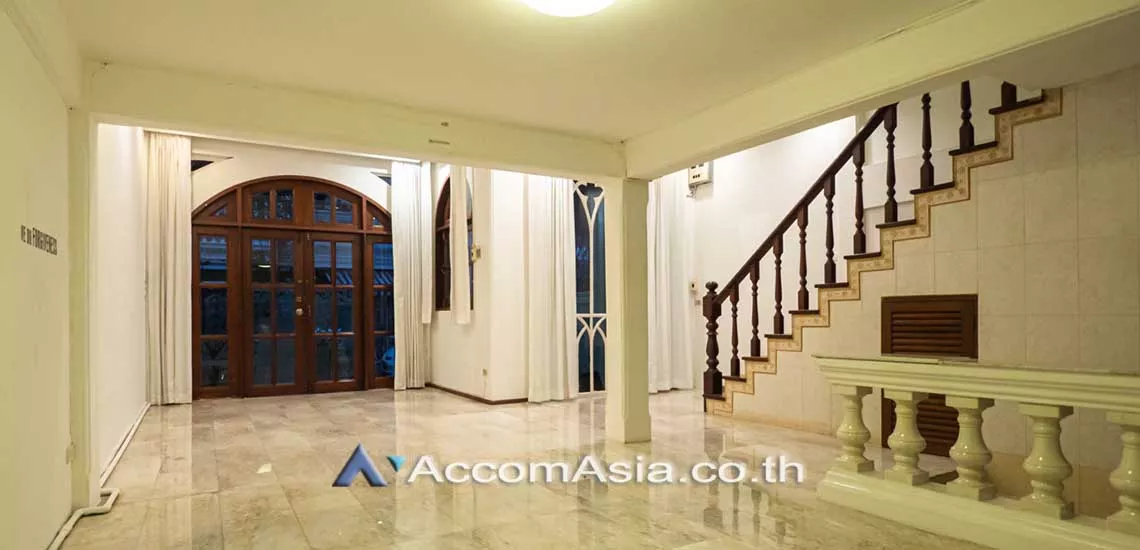  2  5 br House For Rent in Sukhumvit ,Bangkok BTS Ekkamai at Ekkamai Villas 2520691