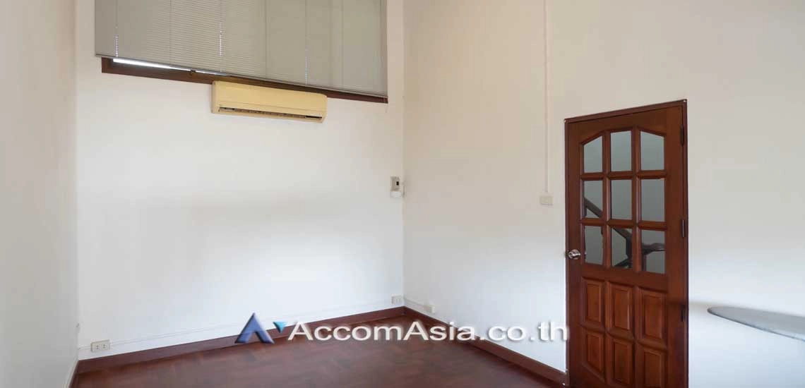 4  5 br House for rent and sale in Sukhumvit ,Bangkok BTS Ekkamai at Ekkamai Villas 2520691