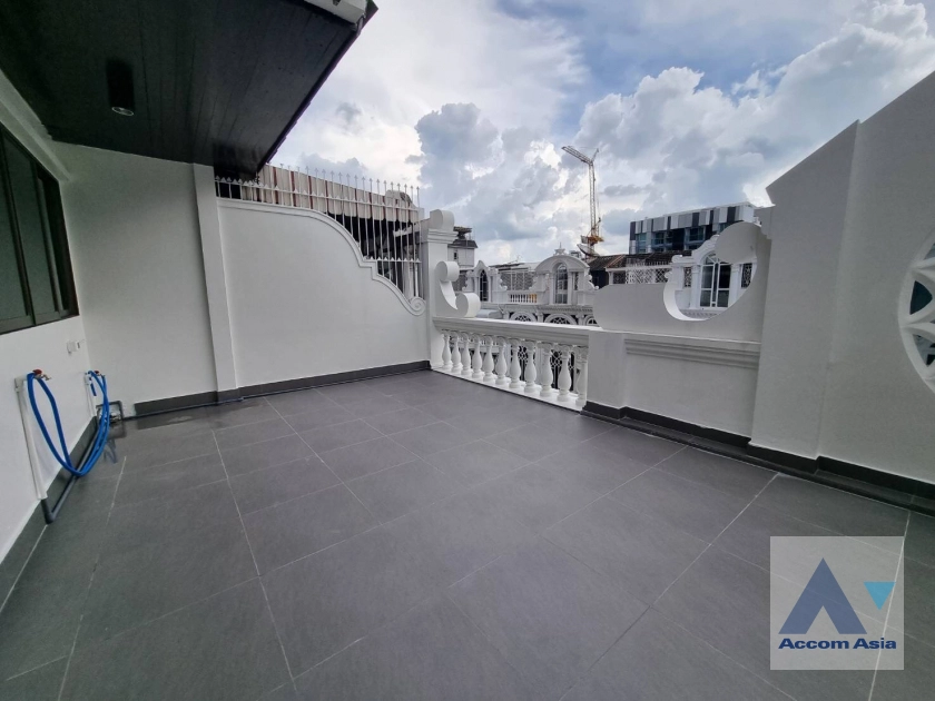 15  4 br House for rent and sale in Sukhumvit ,Bangkok BTS Ekkamai at Ekkamai Villas 2520692