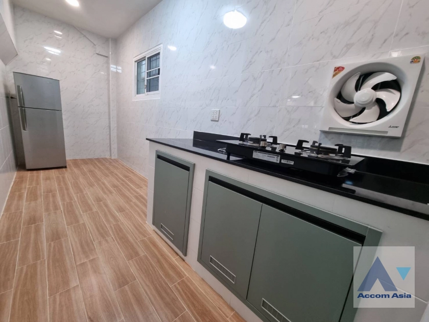 unitPet friendly |  4 Bedrooms  House For Rent & Sale in Sukhumvit, Bangkok  near BTS Ekkamai (2520692)