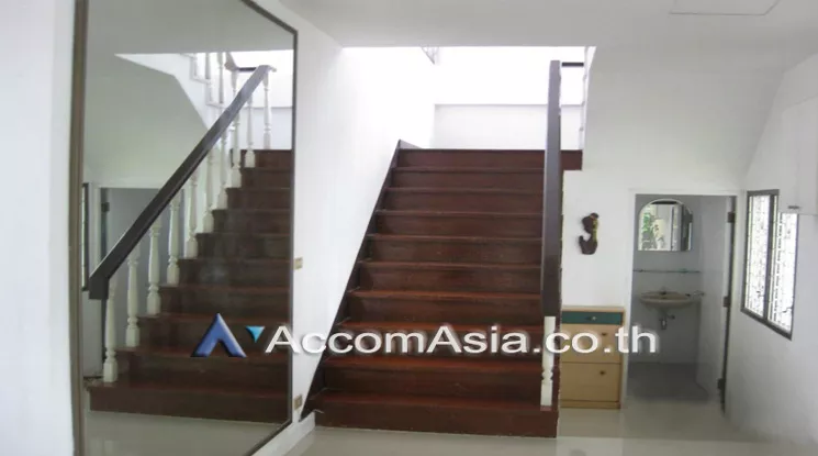 unitHome Office |  4 Bedrooms  House For Rent in Sathorn, Bangkok  near MRT Khlong Toei (1720693)