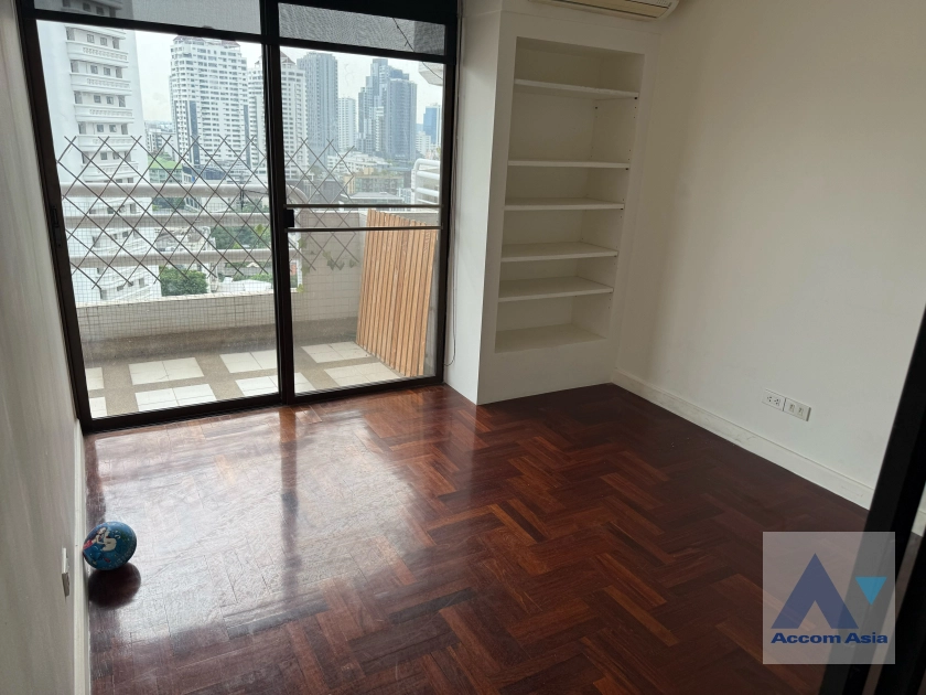 unit 3 Bedrooms  Condominium For Rent & Sale in Sukhumvit, Bangkok  near BTS Phrom Phong (1520717)