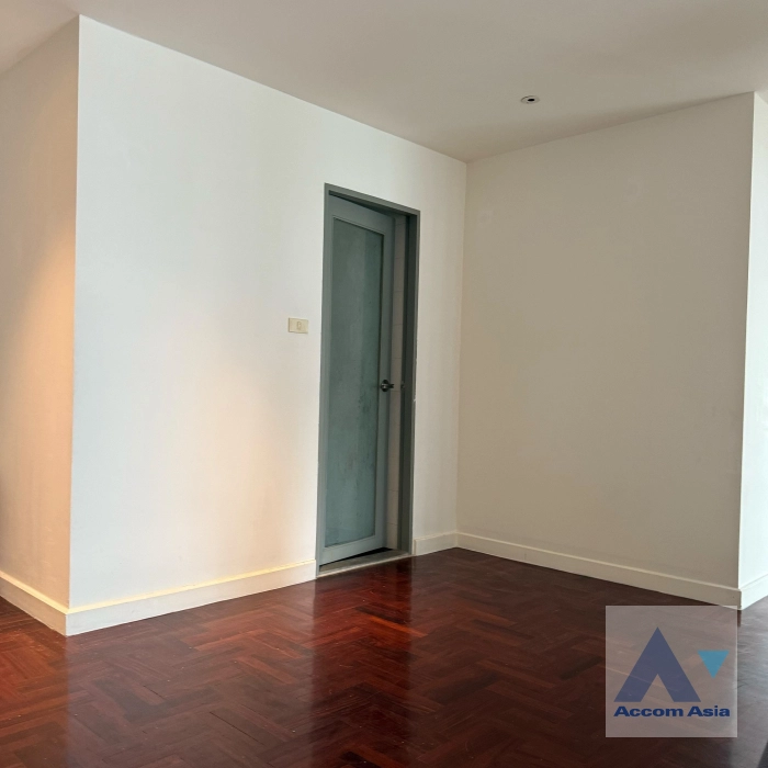 unit 3 Bedrooms  Condominium For Rent & Sale in Sukhumvit, Bangkok  near BTS Phrom Phong (1520717)