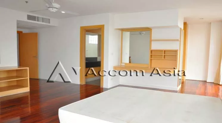 8  4 br Apartment For Rent in Sukhumvit ,Bangkok BTS Ekkamai at Ekkamai Family Apartment 1420746