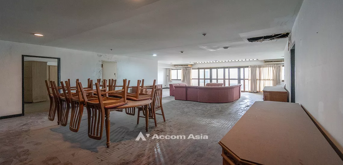  Crystal Garden Condominium  4 Bedroom for Rent BTS Nana in Sukhumvit Bangkok