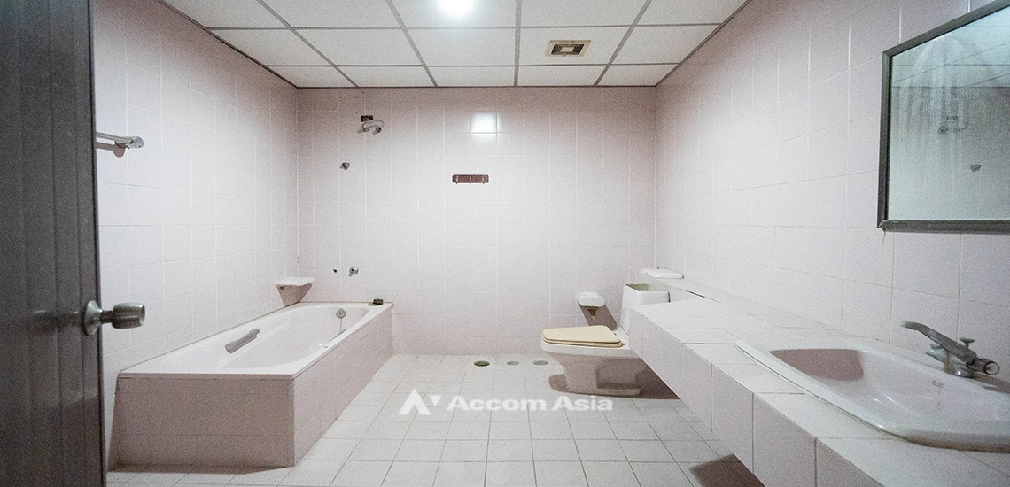 12  4 br Condominium for rent and sale in Sukhumvit ,Bangkok BTS Nana at Crystal Garden 1520765