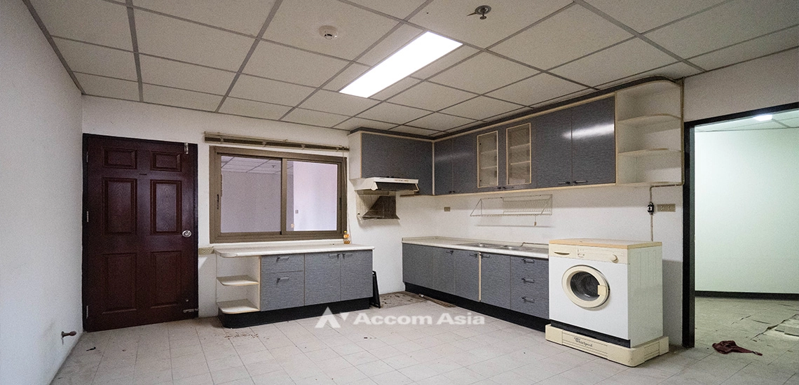 6  4 br Condominium for rent and sale in Sukhumvit ,Bangkok BTS Nana at Crystal Garden 1520765