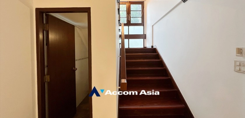 22  3 br House for rent and sale in Sukhumvit ,Bangkok BTS Ekkamai 60045