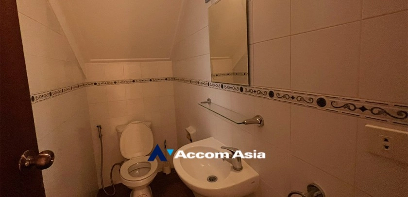 28  3 br House for rent and sale in Sukhumvit ,Bangkok BTS Ekkamai 60045