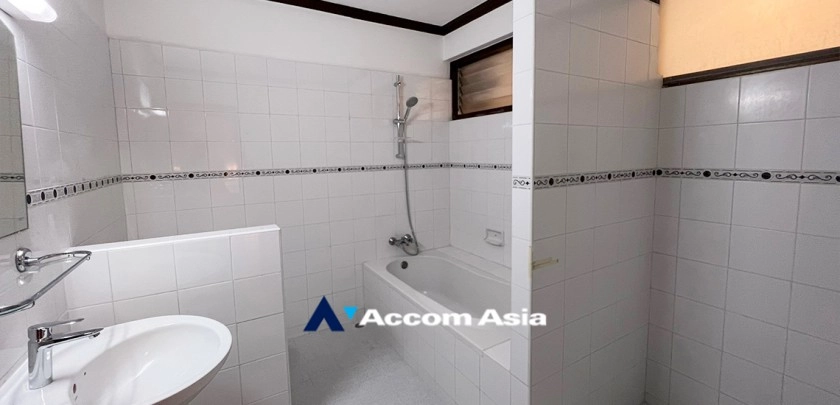 24  3 br House for rent and sale in Sukhumvit ,Bangkok BTS Ekkamai 60045