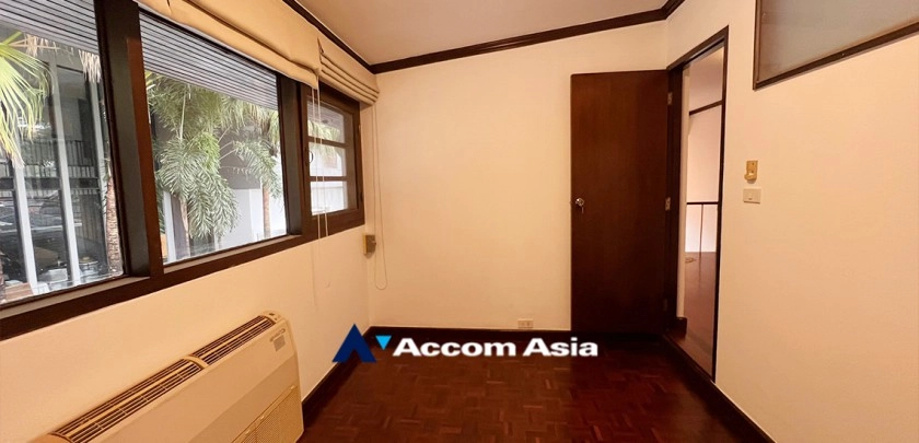 19  3 br House for rent and sale in Sukhumvit ,Bangkok BTS Ekkamai 60045