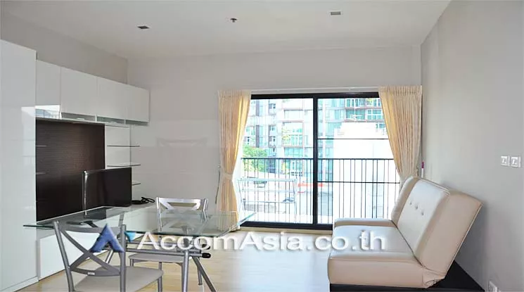  1 Bedroom  Condominium For Rent & Sale in Sukhumvit, Bangkok  near BTS Ekkamai (1520785)