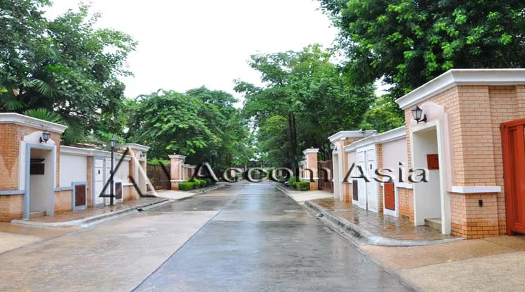 4  5 br House for rent and sale in Bang Na ,Bangkok BTS Bearing at House in compound 2420794