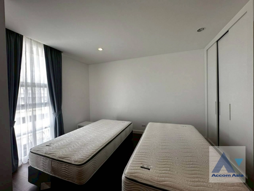 16  3 br Apartment for rent and sale in Sukhumvit ,Bangkok BTS Ekkamai at Ekkamai Family Apartment 1420809