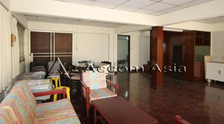  1  3 br Townhouse For Sale in Sukhumvit ,Bangkok BTS Ekkamai 2520828