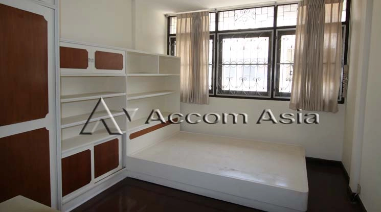 7  3 br Townhouse For Sale in Sukhumvit ,Bangkok BTS Ekkamai 2520828