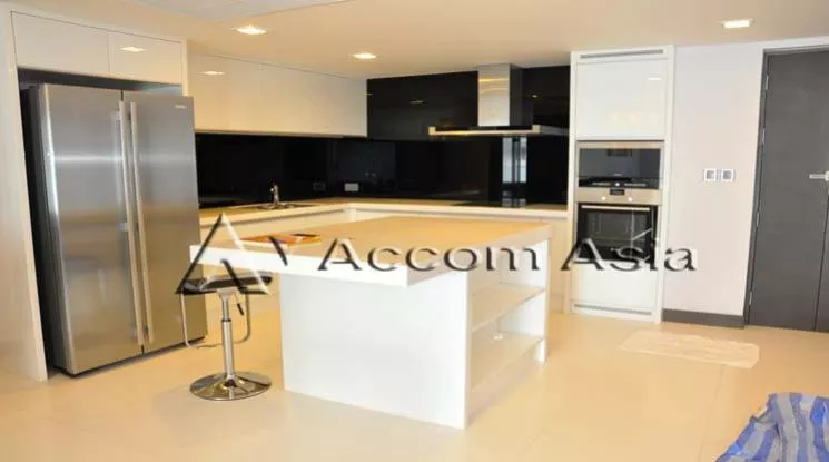 unit 3 Bedrooms  Apartment For Rent in Sukhumvit, Bangkok  near BTS Asok - MRT Sukhumvit (1420833)