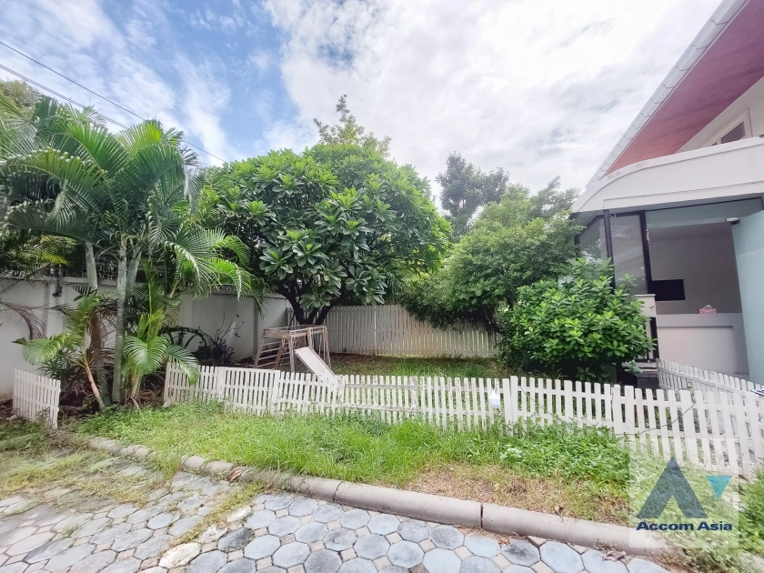  1  4 br House For Rent in Sukhumvit ,Bangkok BTS Ekkamai 90343