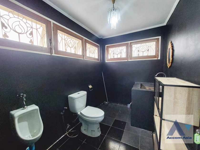 8  4 br House For Rent in Sukhumvit ,Bangkok BTS Ekkamai 90343