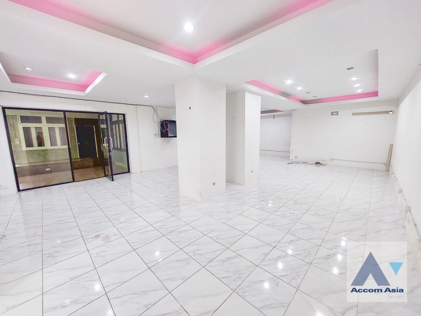 4  4 br House For Rent in Sukhumvit ,Bangkok BTS Ekkamai 90343