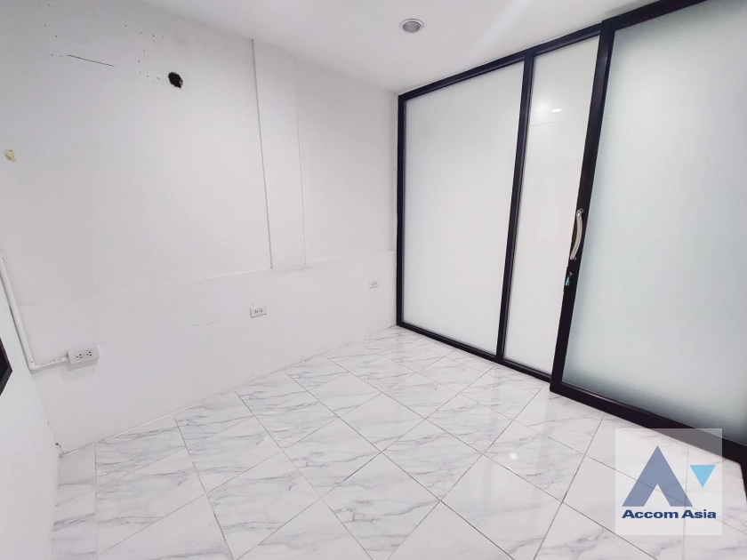 10  4 br House For Rent in Sukhumvit ,Bangkok BTS Ekkamai 90343