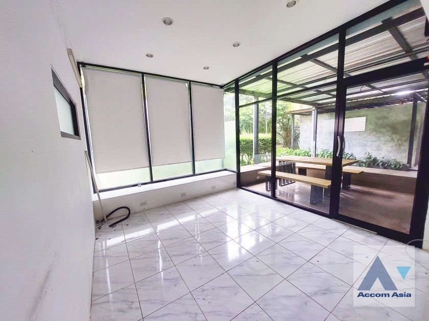 15  4 br House For Rent in Sukhumvit ,Bangkok BTS Ekkamai 90343