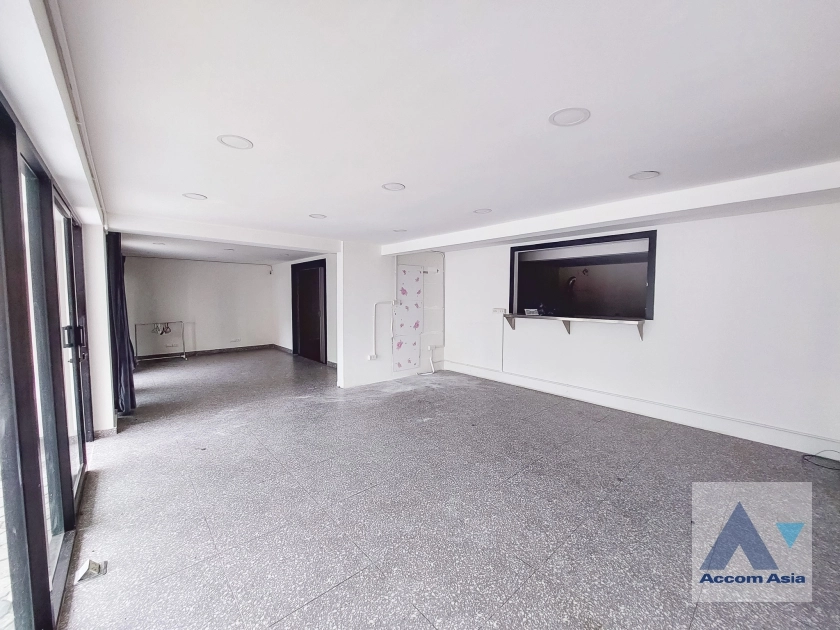 16  4 br House For Rent in Sukhumvit ,Bangkok BTS Ekkamai 90343