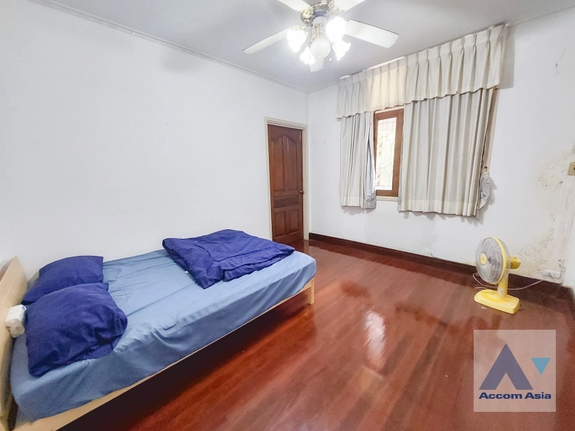 28  4 br House For Rent in Sukhumvit ,Bangkok BTS Ekkamai 90343