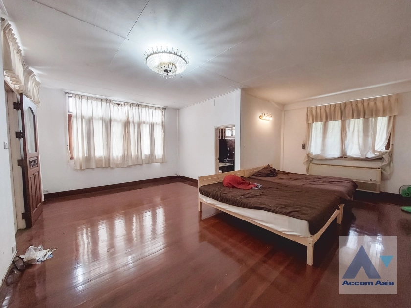 29  4 br House For Rent in Sukhumvit ,Bangkok BTS Ekkamai 90343