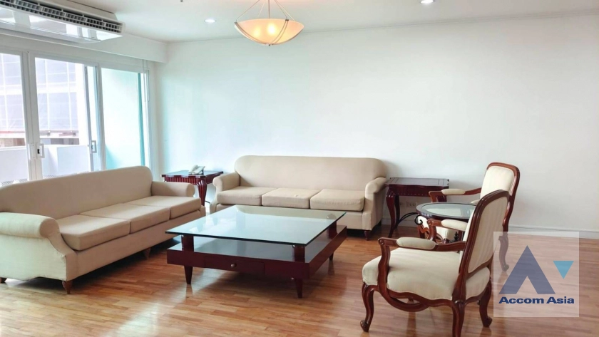 Pet friendly |  A Classic Style Apartment  3 Bedroom for Rent MRT Sukhumvit in Sukhumvit Bangkok