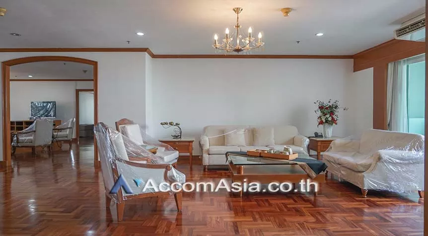 Pet friendly |  A Classic Style Apartment  4 Bedroom for Rent MRT Sukhumvit in Sukhumvit Bangkok