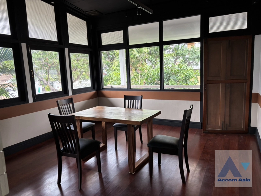 9  4 br House For Rent in Sukhumvit ,Bangkok BTS Ekkamai 50128