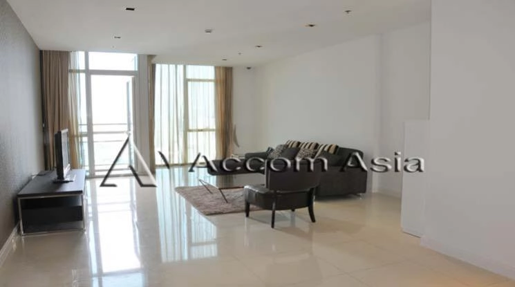 unit 3 Bedrooms  Condominium For Rent in Ploenchit, Bangkok  near BTS Ploenchit (1520850)