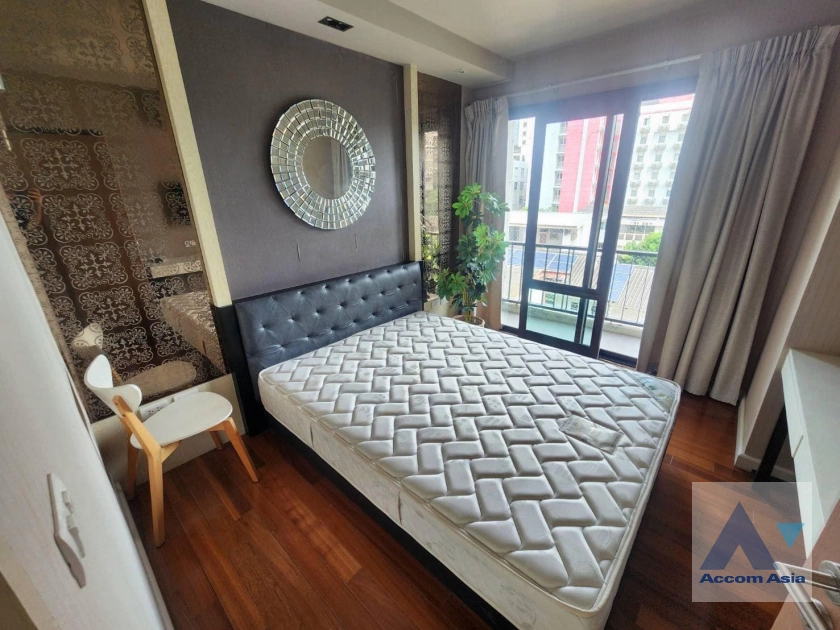 unit 2 Bedrooms  Condominium For Rent in Sukhumvit, Bangkok  near BTS Asok - MRT Sukhumvit (1520864)