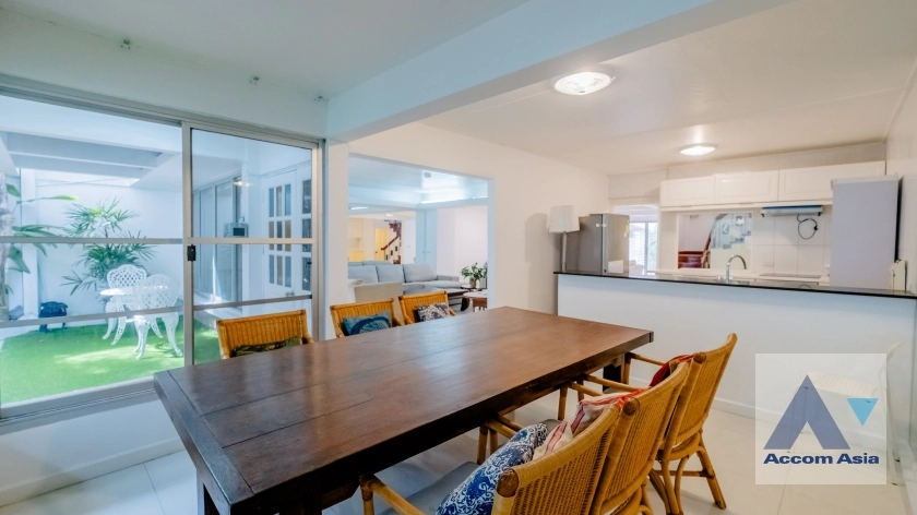 9  3 br House For Rent in Sukhumvit ,Bangkok BTS Ekkamai 2520896