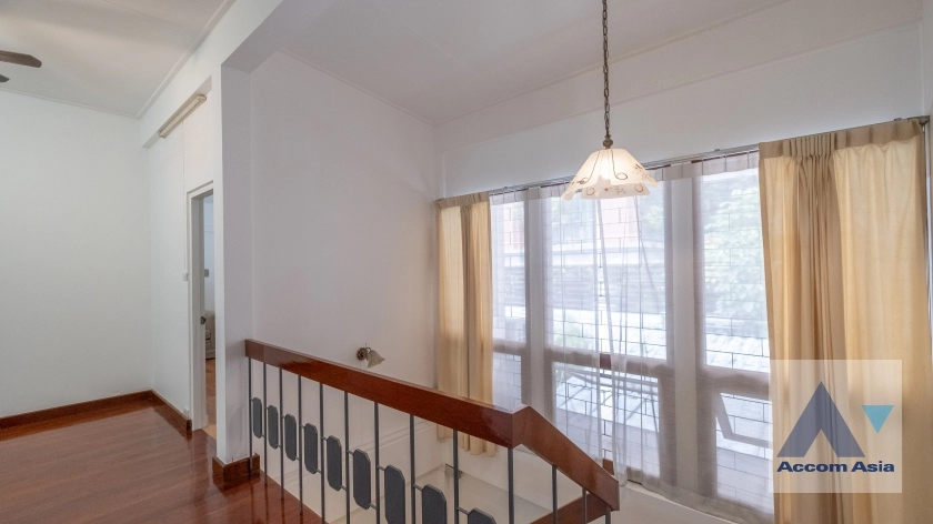 17  3 br House For Rent in Sukhumvit ,Bangkok BTS Ekkamai 2520896