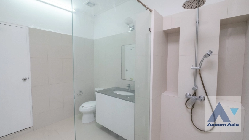 21  3 br House For Rent in Sukhumvit ,Bangkok BTS Ekkamai 2520896