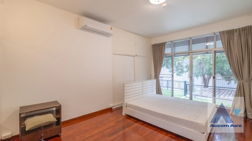 25  3 br House For Rent in Sukhumvit ,Bangkok BTS Ekkamai 2520896