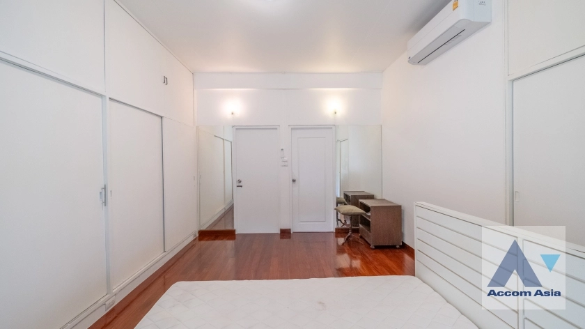 24  3 br House For Rent in Sukhumvit ,Bangkok BTS Ekkamai 2520896