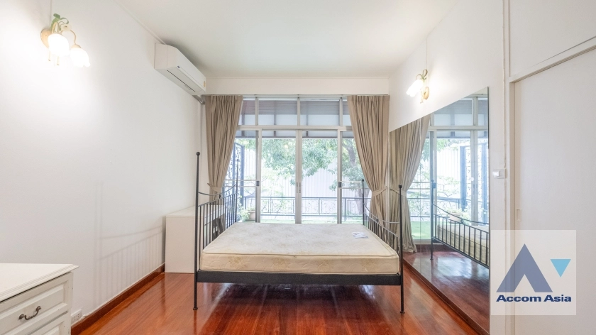 28  3 br House For Rent in Sukhumvit ,Bangkok BTS Ekkamai 2520896