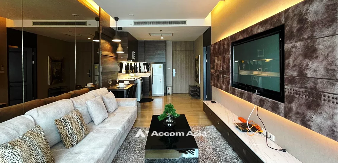 Corner Unit |  Noble Refine Condominium  1 Bedroom for Rent BTS Phrom Phong in Sukhumvit Bangkok