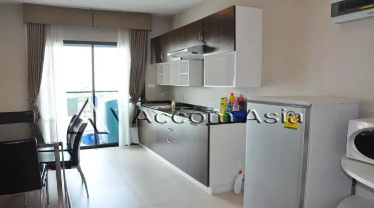 4  2 br Condominium For Sale in Ploenchit ,Bangkok BTS Ploenchit at Renova Residence 1520908