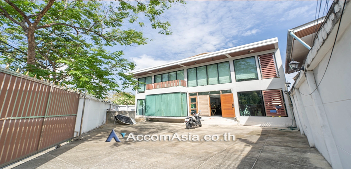  2  4 br House for rent and sale in Sukhumvit ,Bangkok BTS Phra khanong at Moo Baan Pakamas 1720910