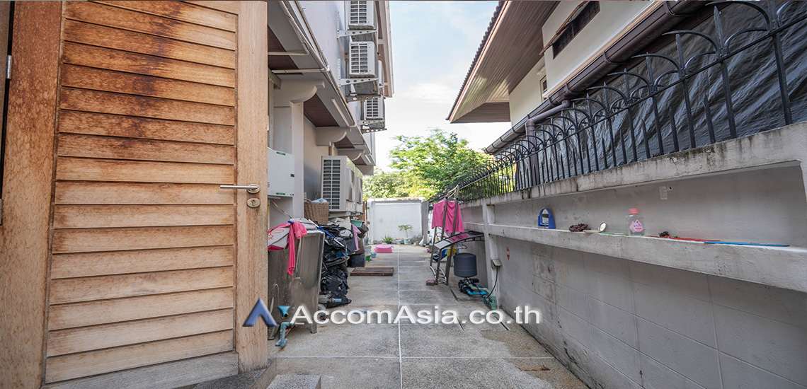 12  4 br House for rent and sale in Sukhumvit ,Bangkok BTS Phra khanong at Moo Baan Pakamas 1720910