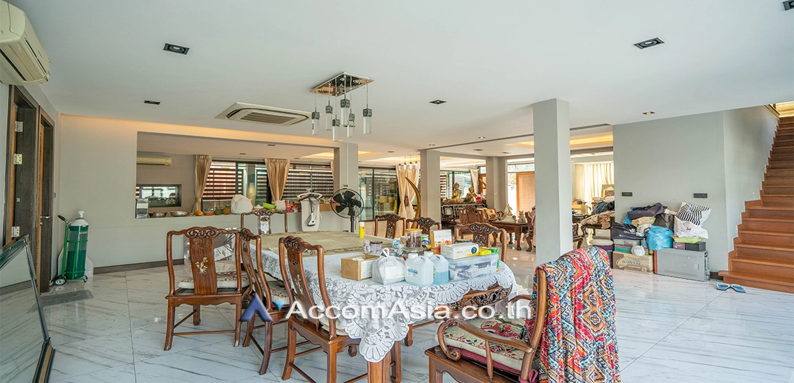 10  4 br House for rent and sale in Sukhumvit ,Bangkok BTS Phra khanong at Moo Baan Pakamas 1720910