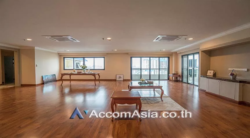 Big Balcony, Pet friendly |  3 Bedrooms  Apartment For Rent in Sukhumvit, Bangkok  near BTS Asok - MRT Sukhumvit (10175)