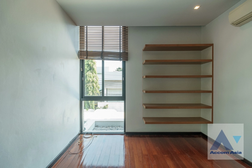 5  3 br House For Rent in Sukhumvit ,Bangkok BTS Ekkamai at Luxury House with private pool in Ekkamai 1920964