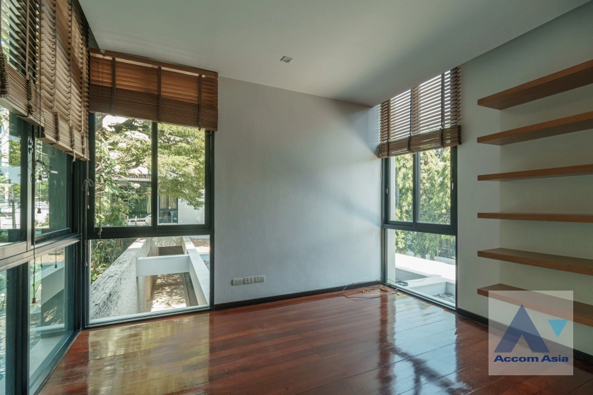 6  3 br House For Rent in Sukhumvit ,Bangkok BTS Ekkamai at Luxury House with private pool in Ekkamai 1920964