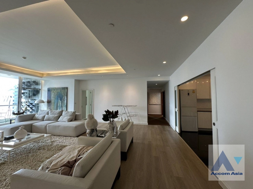 unitLuxurious condominium with elegant interiors in the Sathorn area (1520975)
